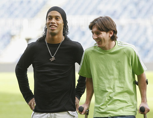 “美耀她力量” 2025上海女子半程马拉松赛开跑