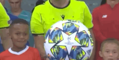 《棒球装备的清洁工：揭秘幕后团队如何保持球衣洁白如新》