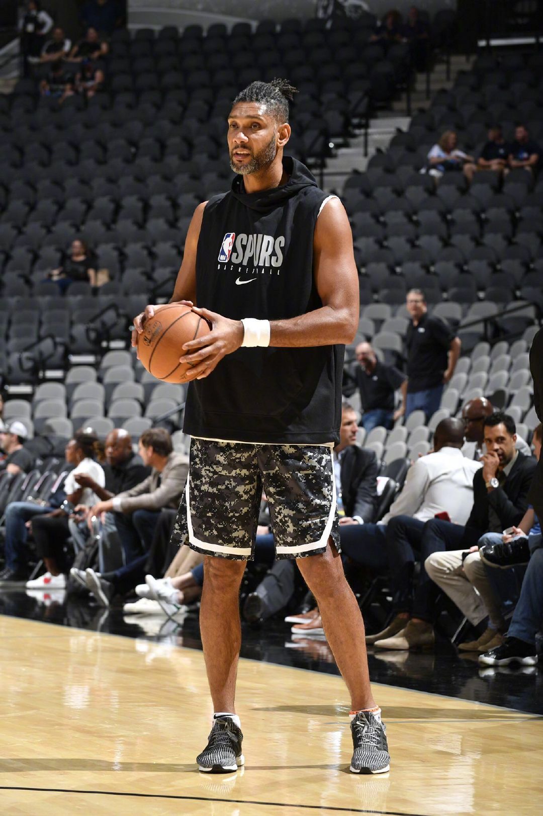 张伟丽今天被5次抱摔！冲击双级别冠军失败！舍甫琴科确实很厉害