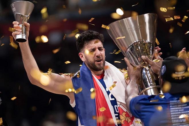 直播吧：广东男篮留下伯克是为给徐杰、胡明轩提供轮换人选