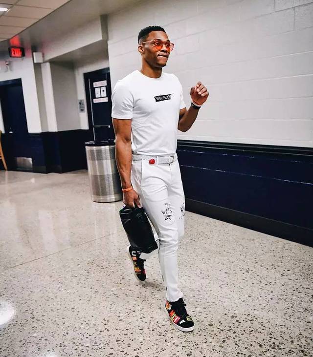 内线老将霍福德状态低迷，勇士究竟还要信任他多久？