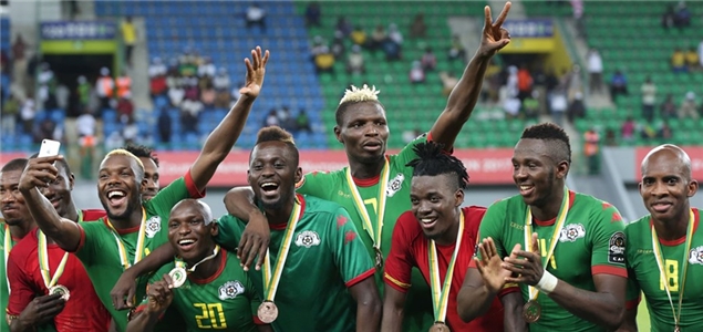 辽宁男篮11分大胜！杨鸣拒绝爆冷，布朗21分爆发，威尔斯21分