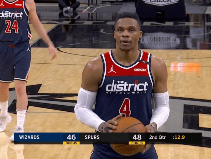 足球英超冬窗“标王”浮现，转会费惊人