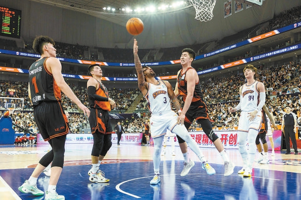 官方：武汉三镇宣布外援帕拉西奥斯和达兰离队