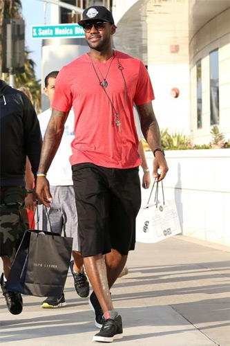 布兰登·威廉姆斯成奇兵，追平赛季最高得分，独行侠战胜火箭