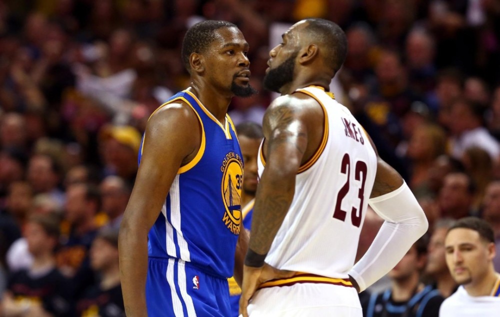 挣钱不要命啊！罗伯逊吐槽高原环境：酒店走路都得扛着氧气瓶 太不真实了